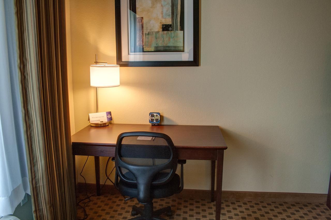Cobblestone Hotel And Suites - Jefferson 외부 사진