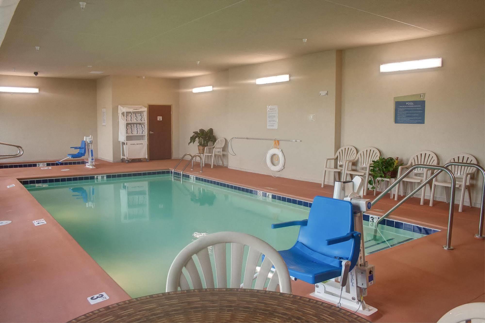 Cobblestone Hotel And Suites - Jefferson 외부 사진